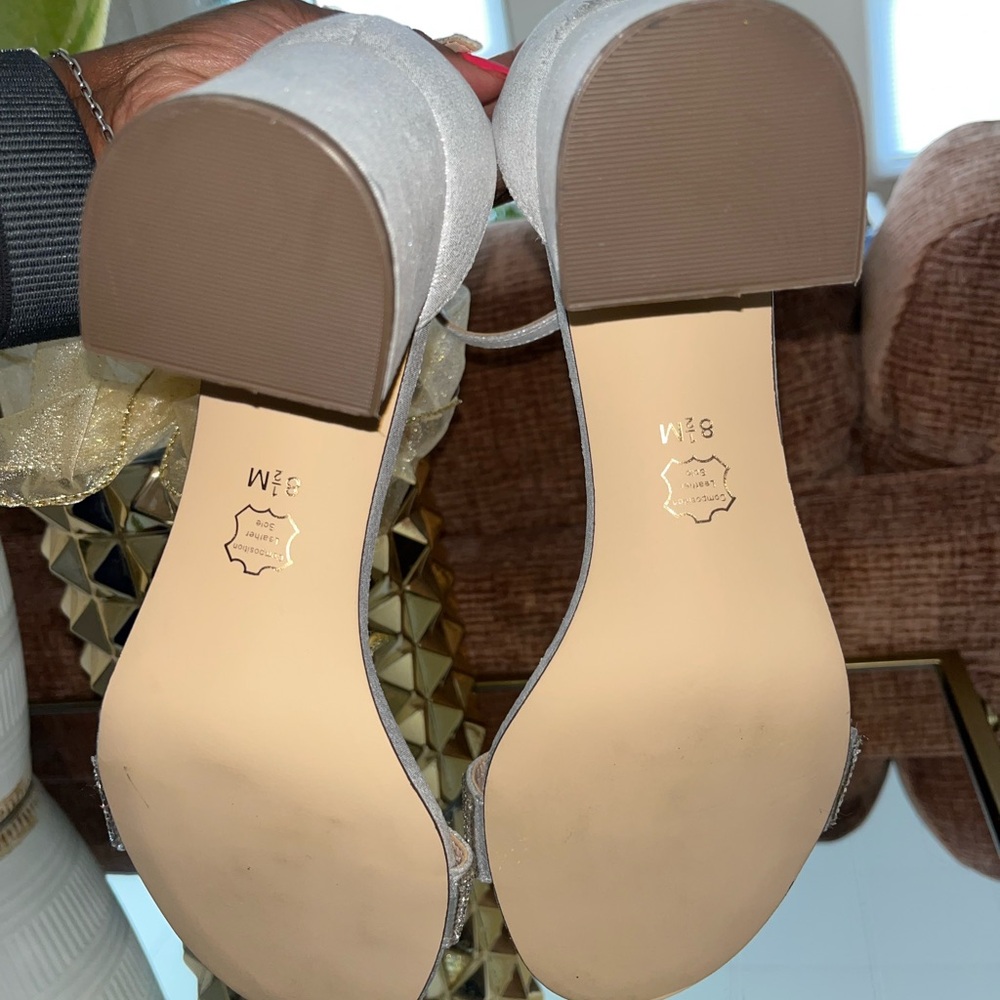 Elegant Silver Women's Sandals - Picture 4 of 6